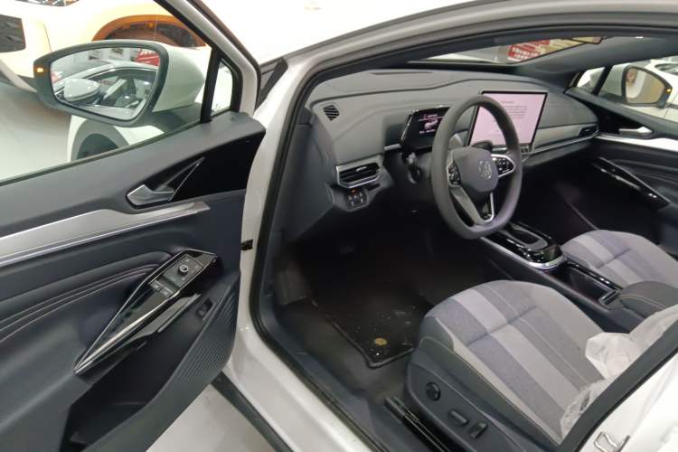 Used Volkswagen ID.4 CROZZ 2025 Pure Edition