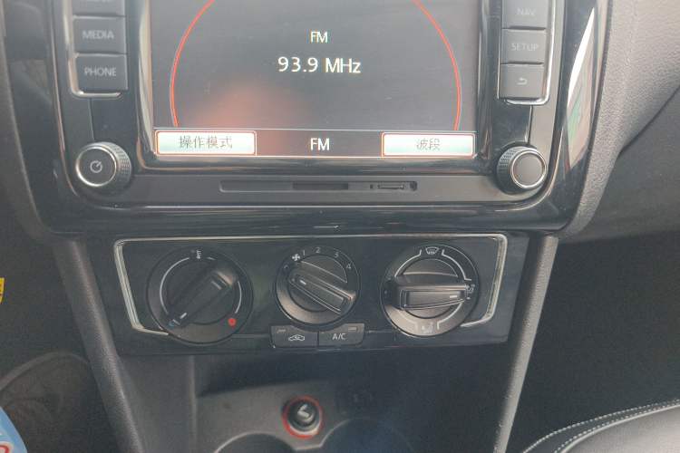 Used Volkswagen Polo 2014 1.6L Automatic Comfort Edition
