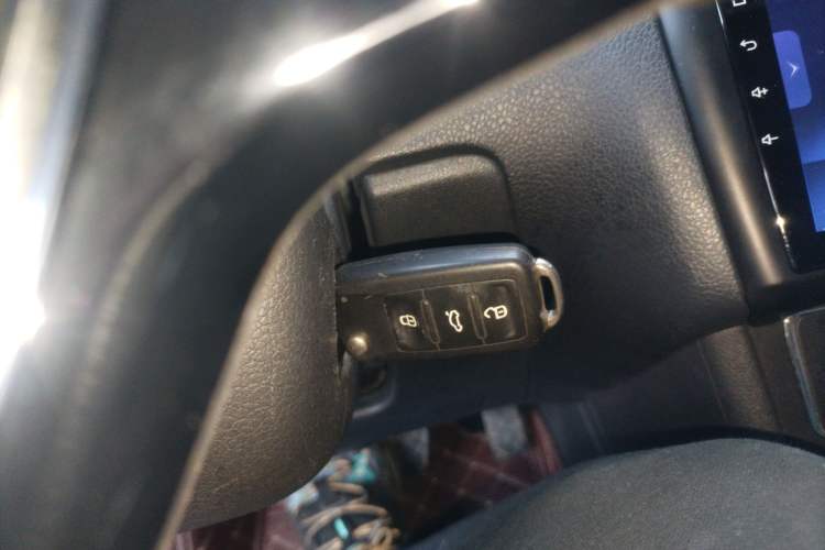 Used Volkswagen Polo 2016 1.6L Automatic Comfort Model
