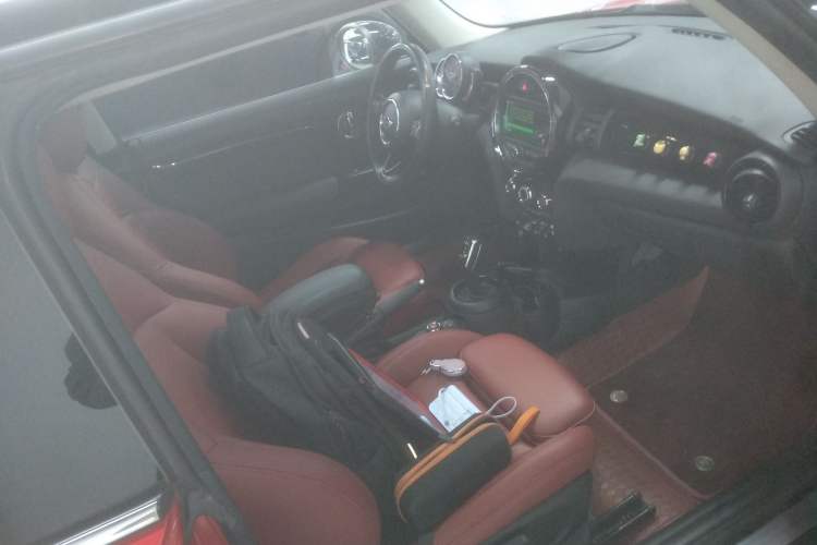 Used  MINI 2018 1.5T COOPER Classic Edition
