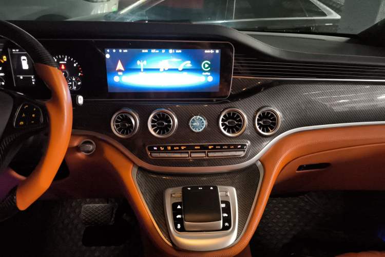 Used Mercedes-Benz Vito 2023 2.0T Elite Version 7 Seats