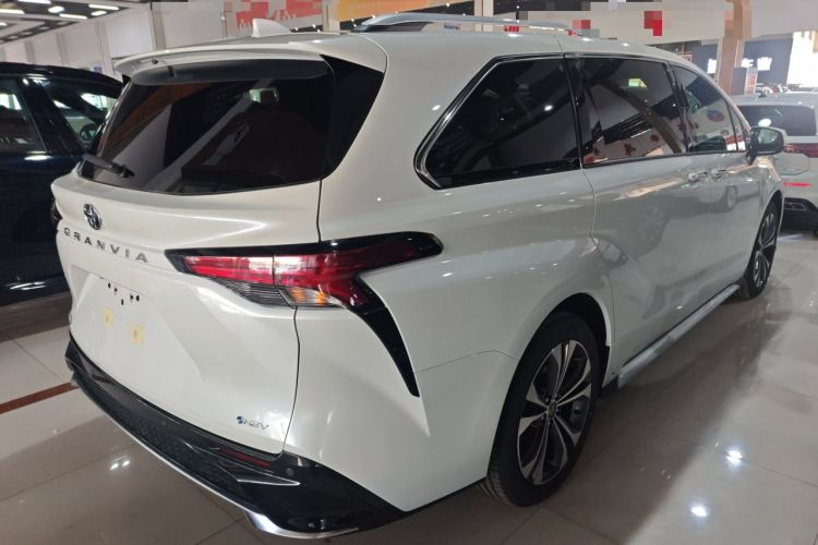 Used Toyota Granvia 2026 Model 2.5L Hybrid Prestige PLUS Edition
