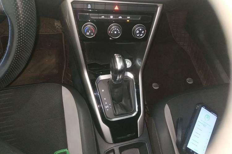 Used Volkswagen T-ROC 2018 230TSI DSG Two-Wheel Drive Advanced Version China VI Standard
