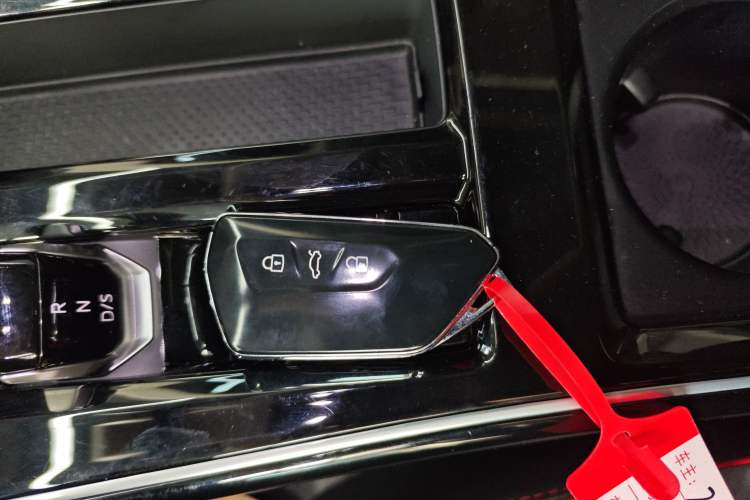 Used Volkswagen Lamando 2025 Lavida L 280TSI DSG Cool & Spicy PLUS Edition
