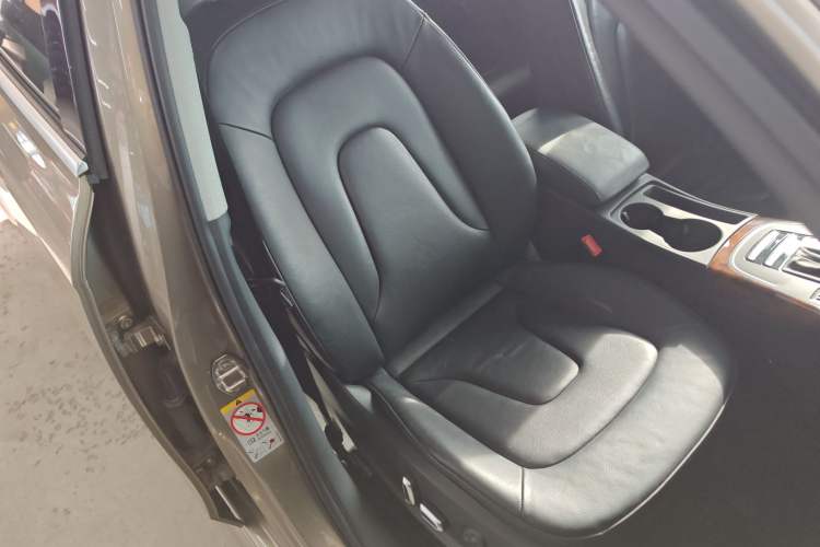 Used Audi A4L 2013 35 TFSI Automatic Comfort Model
