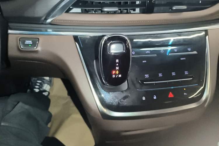 Used Buick GL8 2023 Land Executive Class 652T Luxury Model
