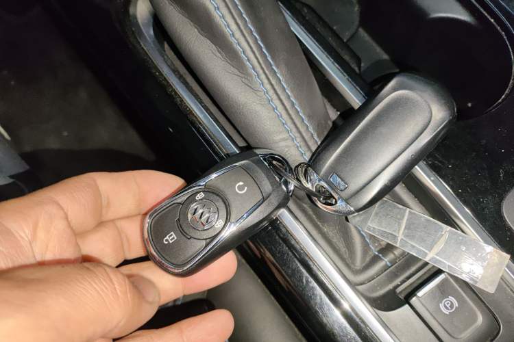 Used Buick Velite 6 2023 430km Range Commuter Version
