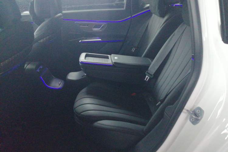 Used Mercedes-Benz E-Class New Energy 2024 E 350 e L Plug-in Hybrid Sedan