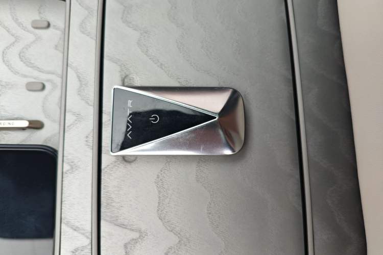 Used  12 2025 Max Extended-Range Edition
