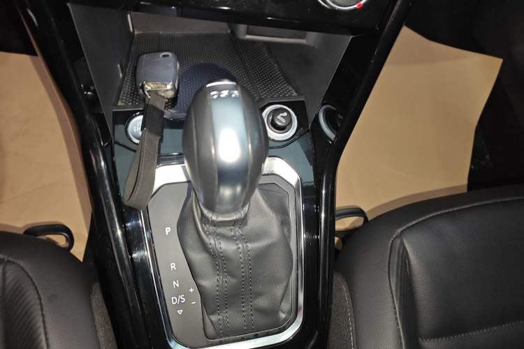 Used Volkswagen T-ROC 2020 280TSI DSG Two-Wheel Drive Comfort Version
