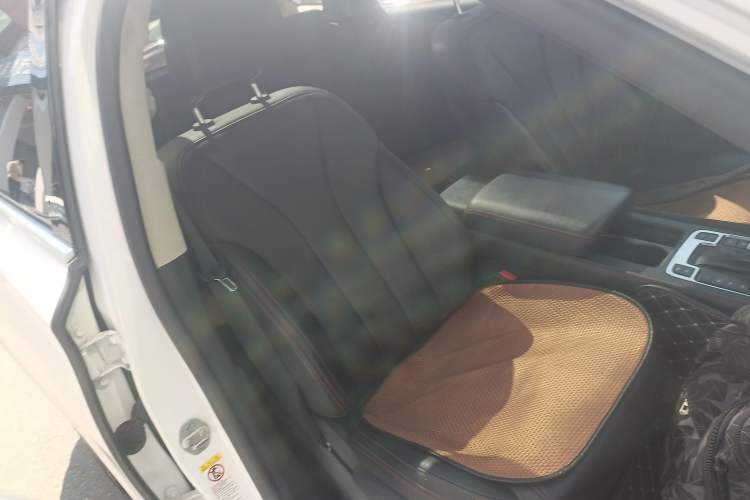 Used BYD Tang 2018 2.0T Automatic SmartConnect Luxury Version 7 Seats China V Standard
