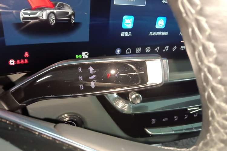 Used Cadillac LYRIQ 2022 Four-Wheel-Drive High-Performance Deluxe Edition
