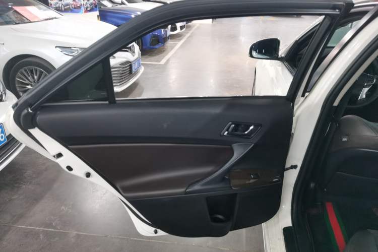 Used Toyota Reiz 2013 2.5V Shangrui Edition
