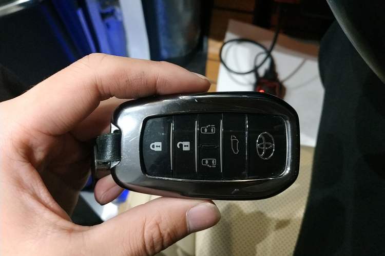 Used Toyota Alphard 2021 Dual-Motor 2.5L Premium Edition
