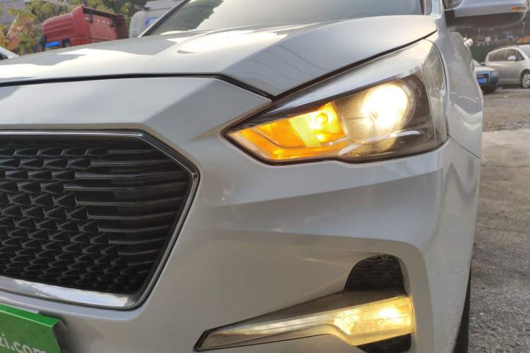 Used Haval M6 2018 Revised Version 1.5T DCT Two-Wheel Drive Elite Edition
