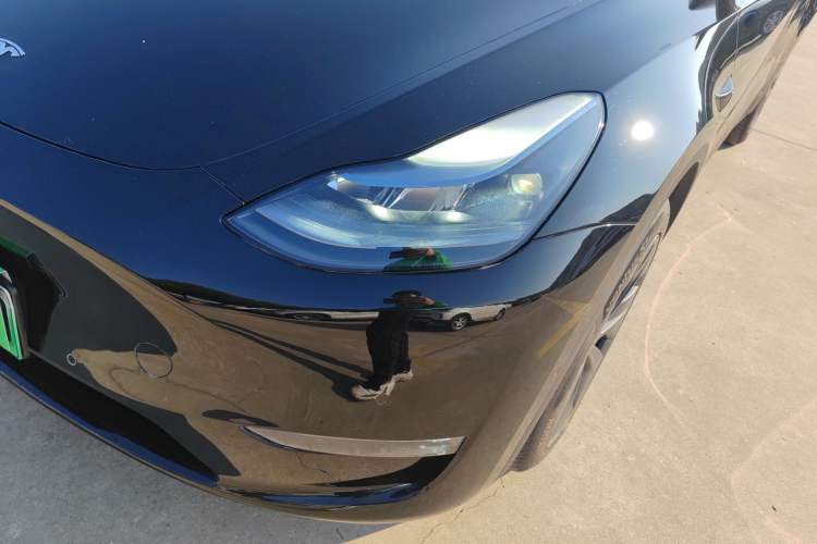 Used Tesla Model Y 2023 Long-Range All-Wheel-Drive Version
