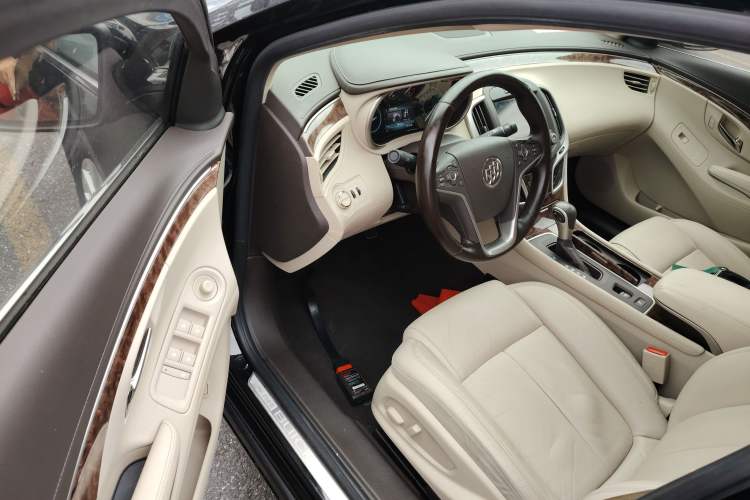 Used Buick LaCrosse 2013 2.4L SIDI Leading Comfort Version
