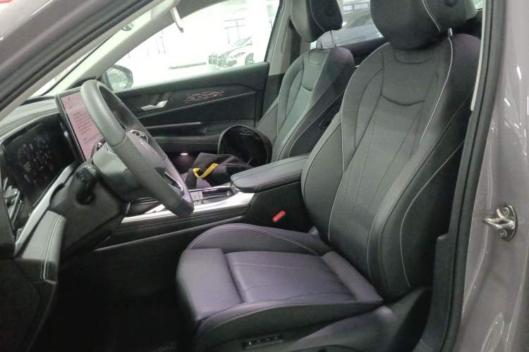 Used Volkswagen Passat 2025 Pro 380TSI Dragon Supreme Edition
