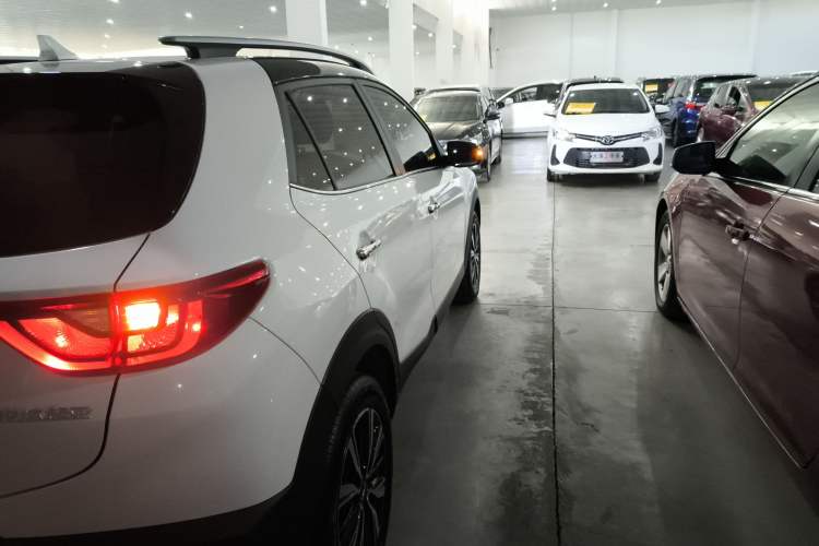 Used Kia kx1 Stonic 2021 1.4L CVT Sunroof Model
