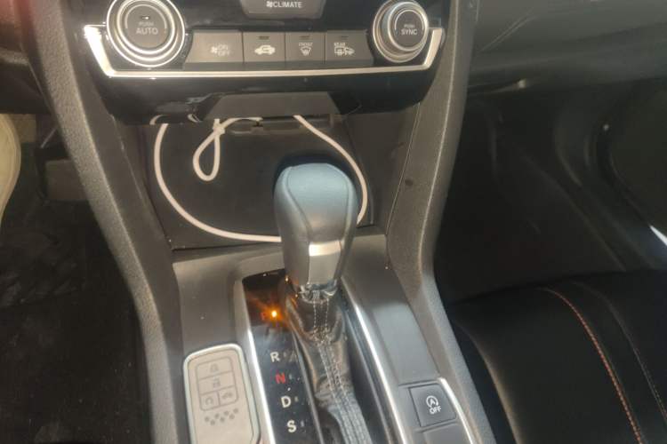 Used Honda Civic 2016 220TURBO CVT Luxury Edition