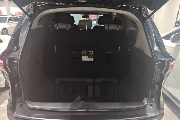 Used Toyota Granvia 2023 2.5L Hybrid Comfort Edition
