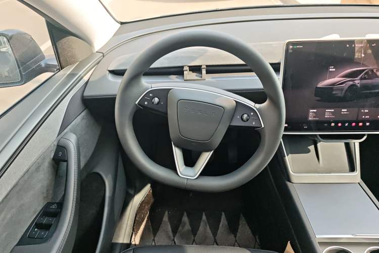 Used Tesla Model Y 2025 Long-Range All-Wheel Drive First Edition