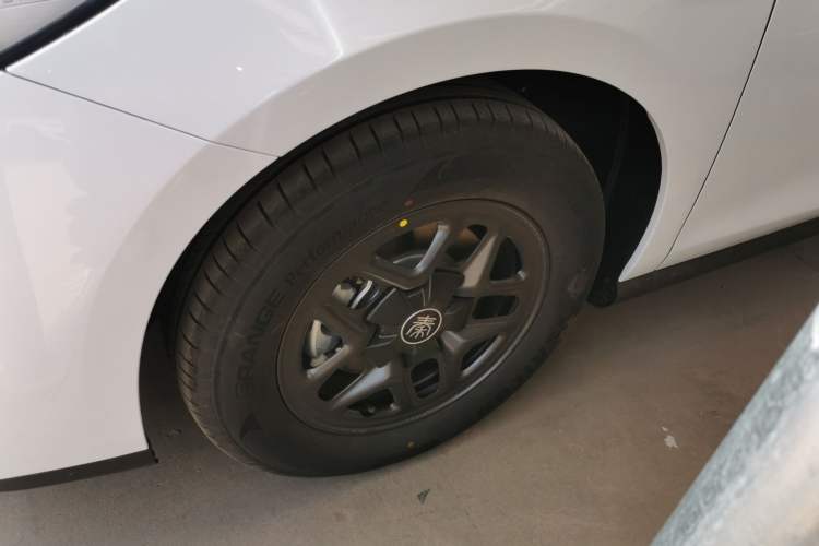 Used BYD Qin PLUS 2025 DM-i Smart Drive 55KM Leading Model
