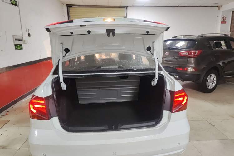 Used Volkswagen Jetta 2019 Dream Edition 1.5L Automatic Fashionable Version
