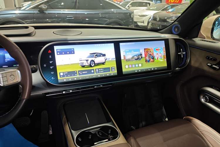 Used  #5 2024 Ultra-Long Range Extraordinary Journey Luxury Edition