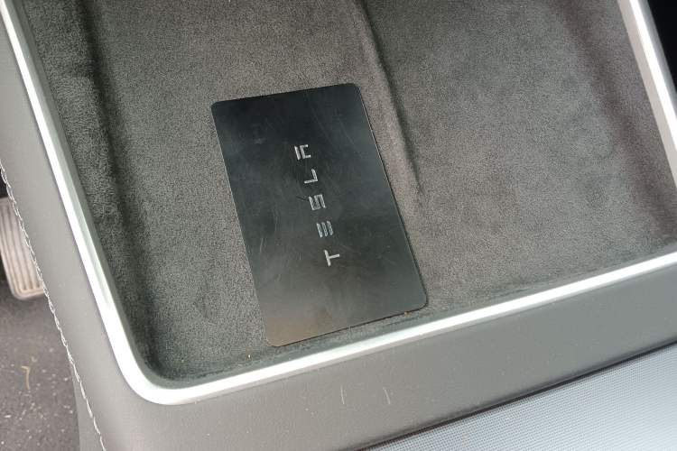 Used Tesla Model Y 2025 Rear-Wheel-Drive Version
