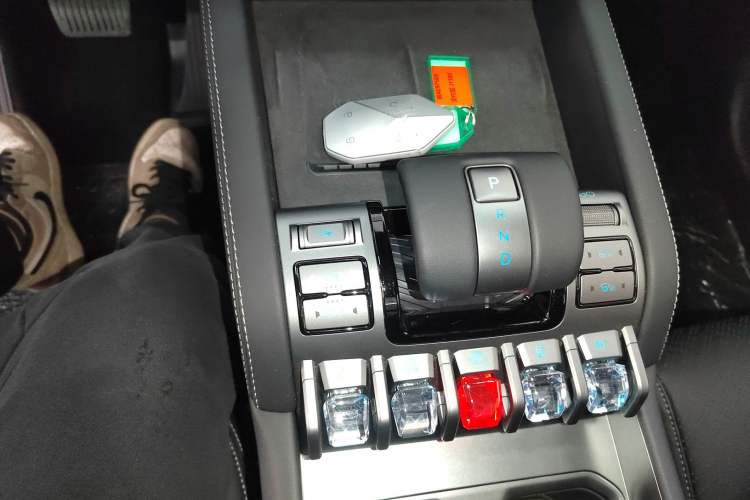 Used  Titanium 3 2025 501 km All-Wheel Drive Intelligent Driving Max Edition