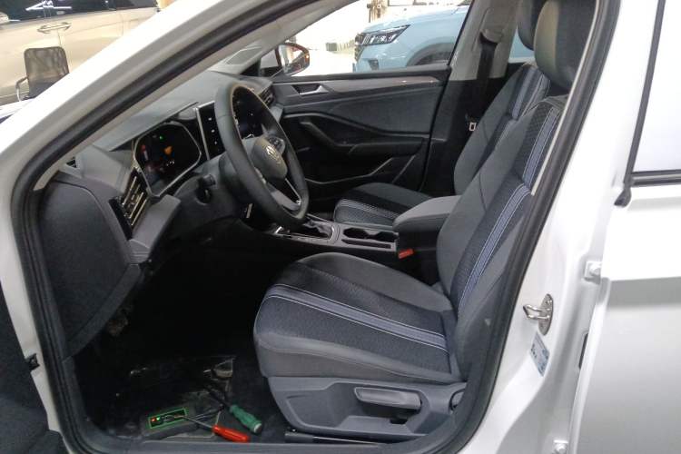 Used Volkswagen Sagitar 2025 Facelifted 300TSI DSG Flyover Edition