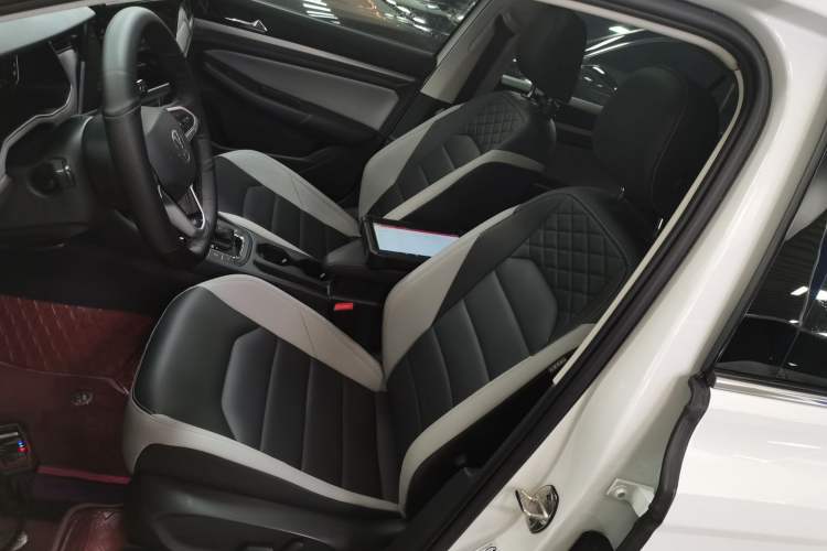 Used Volkswagen Bora 2023 300TSI DSG Prestige Edition
