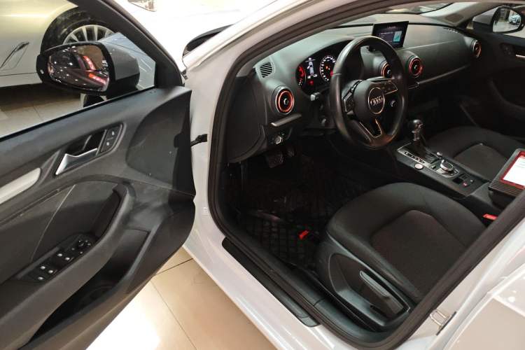 Used Audi A3 2020 Restyled Sportback 35 TFSI Entry-Level China VI Emission Standard
