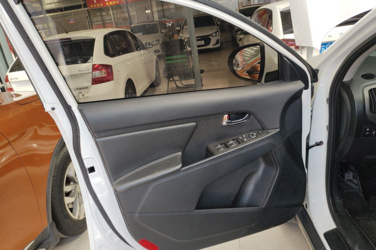 Used Kia Sportage R 2015 2.0L Automatic Two-Wheel Drive GLS
