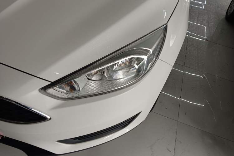 Used Ford Focus 2018 Hatchback Classic 1.6L Automatic Comfort Plus SmartDrive Edition
