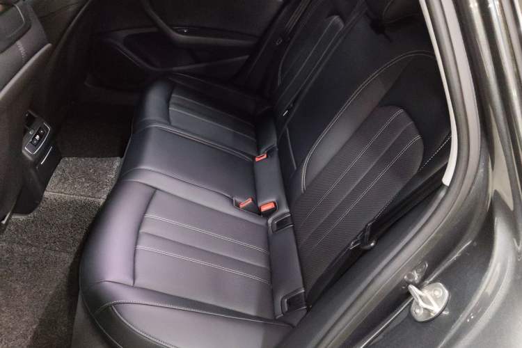 Used Audi A4L 2024 40 TFSI Fashion Dynamic Model
