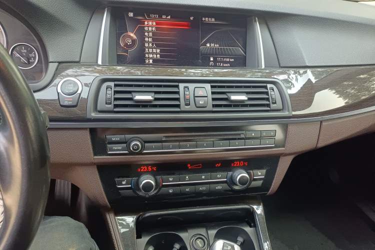 Used BMW 5 Series 2014 525Li Luxury Design Package
