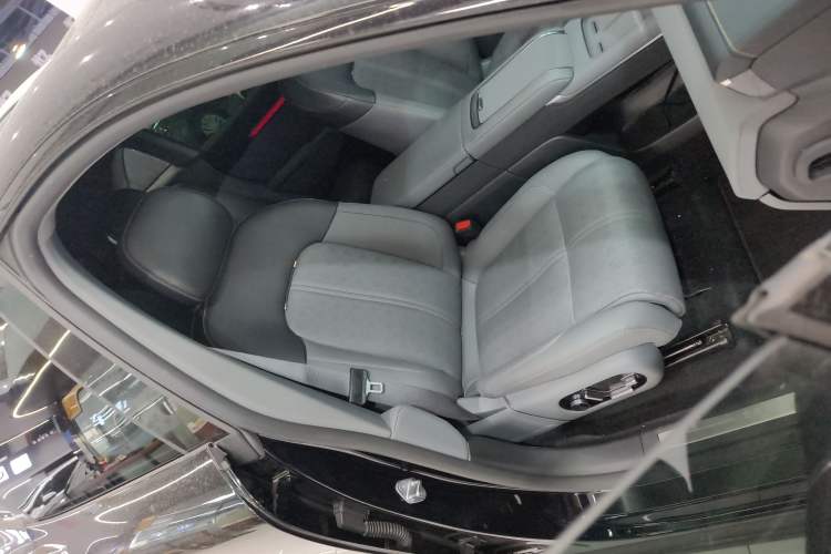 Used Zeekr 7X 2025 75 kWh Rear-Wheel Drive Intelligent Driving Version
