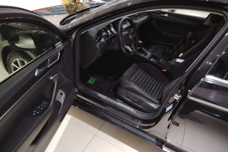 Used Volkswagen Magotan 2020 330TSI DSG Leading Model
