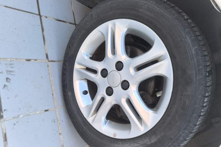 Used Geely Auto Diamond 2014 Sedan 1.5L Manual Entry-Level Model
