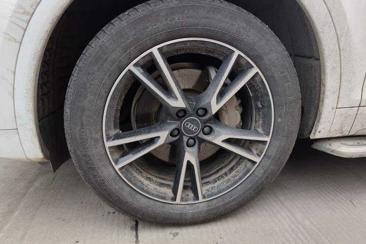 Used Audi Q5L 2021 40 TFSI Fashion Dynamic Model
