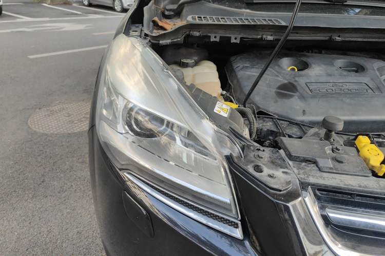 Used Ford Kuga 2015 2.0L GTDi Four-Wheel-Drive Sport Model
