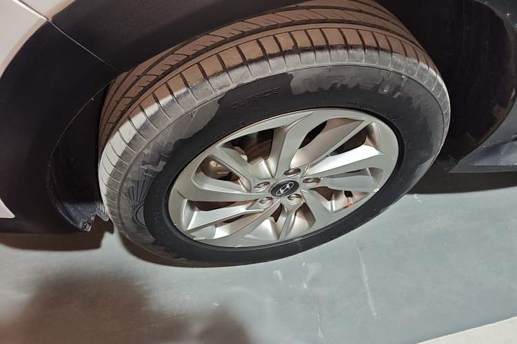 Used Hyundai Tucson 2018 1.6T Dual-Clutch Two-Wheel Drive 15th Anniversary Special Edition