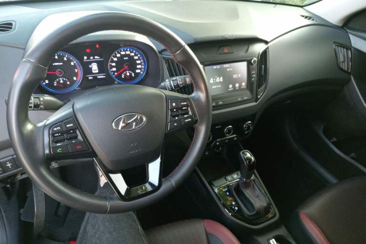 Used Hyundai ix25 2017 1.4T Automatic Smart Version
