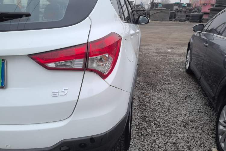 Used Haima S5 2015 1.6L Manual Luxury Model with Sunroof
