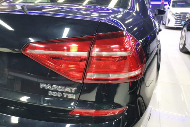 Used Volkswagen Passat 2017 330TSI DSG Luxury Edition
