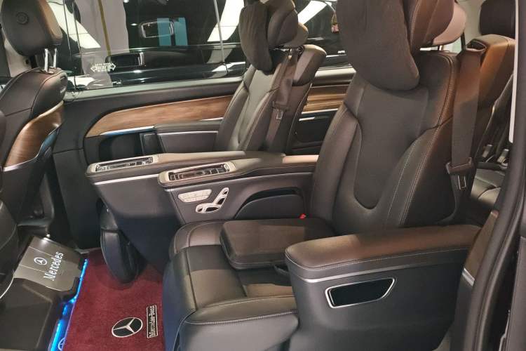 Used Mercedes-Benz V-Class 2020 V 260 L Long-wheelbase Luxury Edition