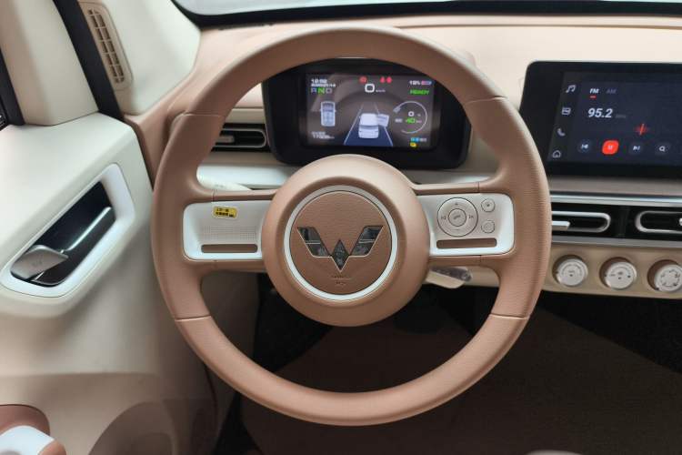 Used Wuling Hongguang MINIEV 2024 3rd Generation 215km Advanced Version