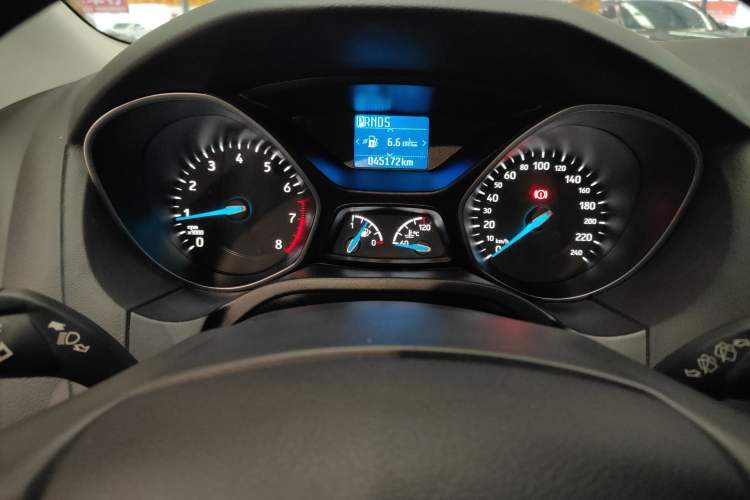 Used Ford Focus 2015 Hatchback 1.6L Automatic Fashion Edition
